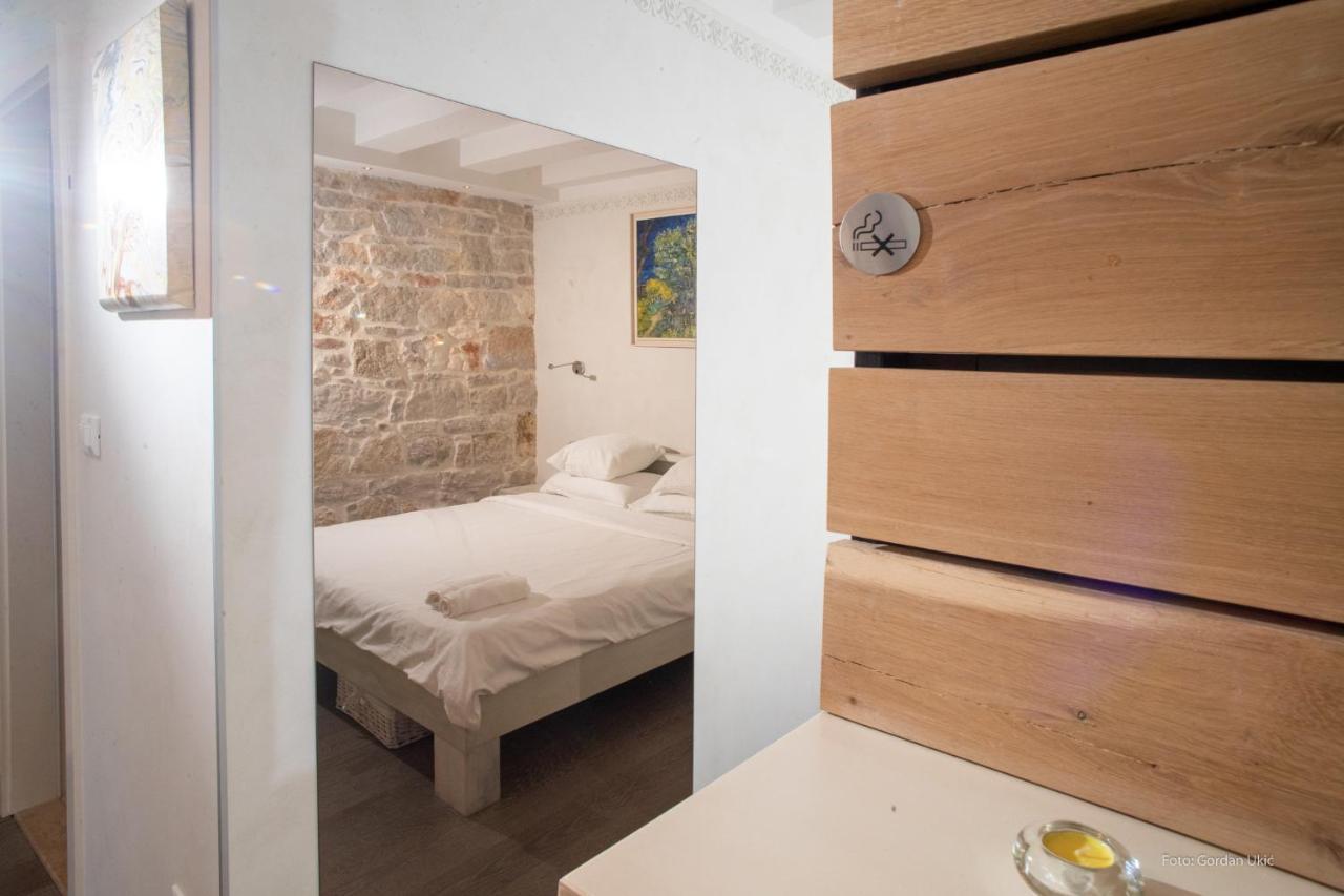 Nata Apartment 4 Stars Ровинь Экстерьер фото